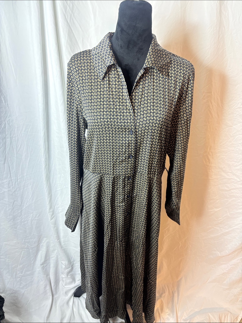 Banana Republic Long-Sleeve Shirt Dress in Black and Cream Print